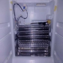 холодильник KRAFT модель KFHD-400RINF не охлаждает